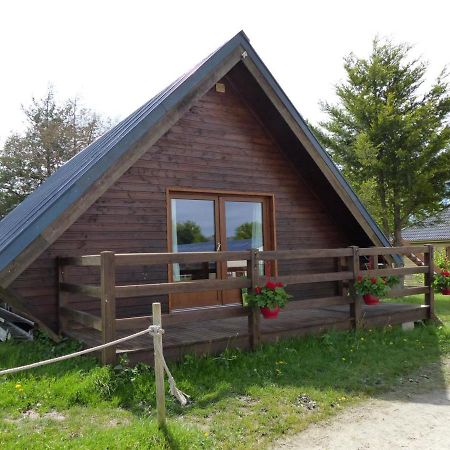 Chalet Familial Pres De Vichy, Terrasse, Animaux Acceptes - Fr-1-489-274 Le Vernet  Exterior foto